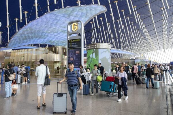 China Vuela Alto: ¡Los Viajes Aéreos del T3 Alcanzan Números Récord! ✈️ China_Vuela_Alto___Los_Viajes_Ae_reos_del_T3_Alcanzan_Nu_meros_Re_cord____