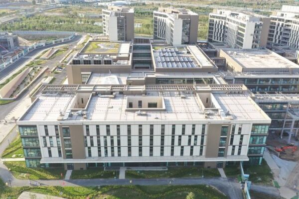 China abre sus puertas a inversores extranjeros en salud: ¿qué significa este cambio? China_abre_sus_puertas_a_inversores_extranjeros_en_salud___que__significa_este_cambio_