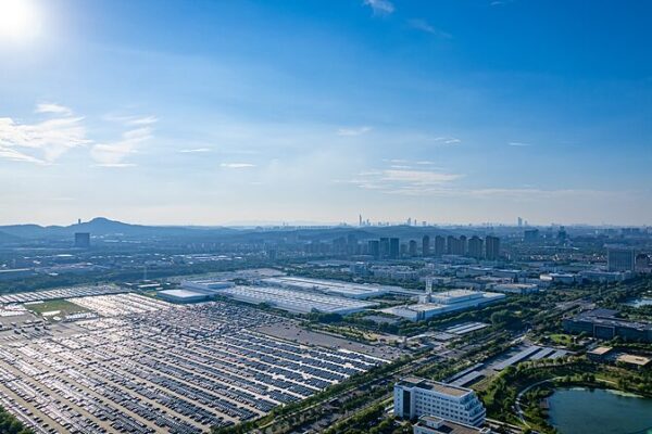 ¡China abre sus puertas de par en par: sector manufacturero ahora totalmente accesible para inversores extranjeros! _China_abre_sus_puertas_de_par_en_par__sector_manufacturero_ahora_totalmente_accesible_para_inversores_extranjeros_