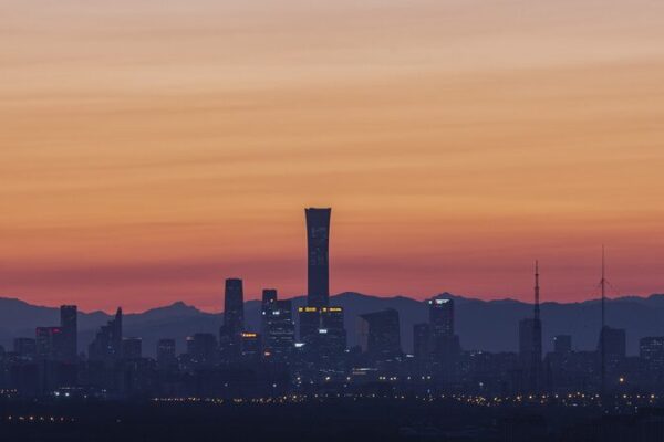 China anuncia aumento del déficit fiscal y uso de bonos especiales en 2025 China_anuncia_aumento_del_de_ficit_fiscal_y_uso_de_bonos_especiales_en_2025