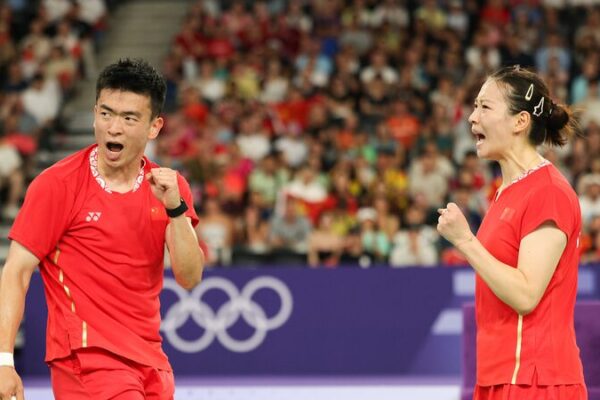 China brilla en los Juegos Olímpicos de París 2024: ¡Medallas de oro y una propuesta dorada! 🥇💍 China_brilla_en_los_Juegos_Oli_mpicos_de_Pari_s_2024___Medallas_de_oro_y_una_propuesta_dorada____