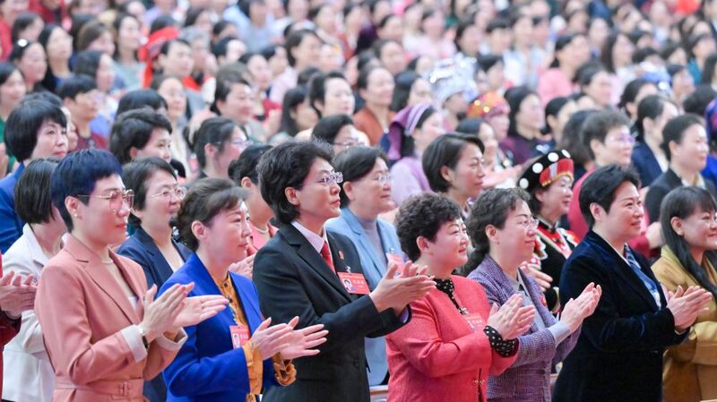 China_celebra_a_las_mujeres_pioneras_en_el_13__Congreso_Nacional_de_Mujeres__