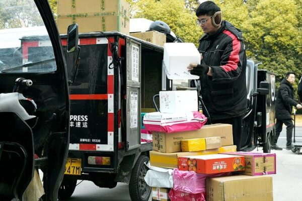 China combate la explotación algorítmica de los repartidores China_combate_la_explotacio_n_algori_tmica_de_los_repartidores