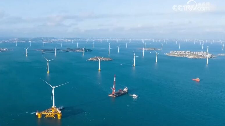 China_combina_energi_a_eo_lica_y_cultivo_de_peces_en_una_instalacio_n_marina_futurista____