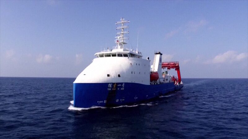 ___China_e_Indonesia_hacen_olas_en_una_histo_rica_expedicio_n_al_Foso_de_Java_