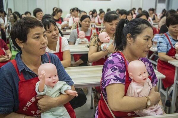 China eleva estándares de niñeras y cuidadoras para apoyar a las familias 👶🍼 China_eleva_esta_ndares_de_nin_eras_y_cuidadoras_para_apoyar_a_las_familias___