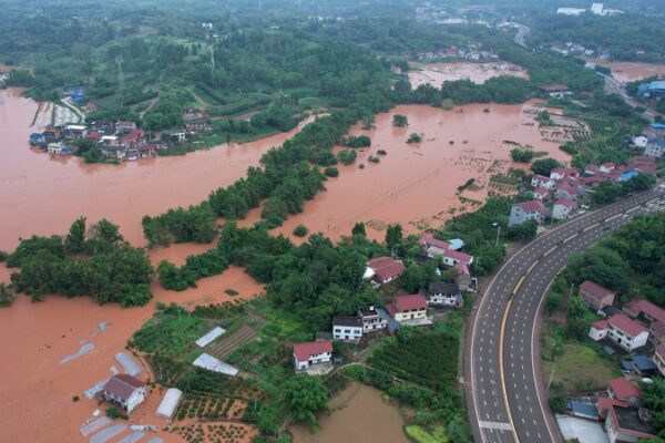 China emite alertas amarillos por lluvias intensas y ola de calor 🌧️🔥 China_emite_alertas_amarillos_por_lluvias_intensas_y_ola_de_calor____