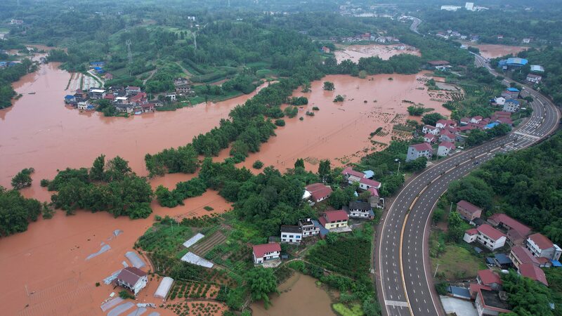 China_emite_alertas_amarillos_por_lluvias_intensas_y_ola_de_calor____