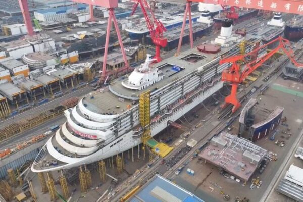 China_ensambla_el_segundo_crucero_construido_localmente__Adora_Flora_City__en_Shangha_i