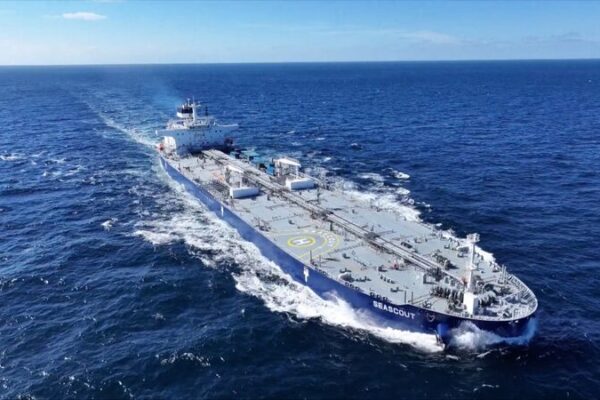 China entrega el primer mega petrolero de 2025 a Grecia 🚢🔥 China_entrega_el_primer_mega_petrolero_de_2025_a_Grecia___ video poster