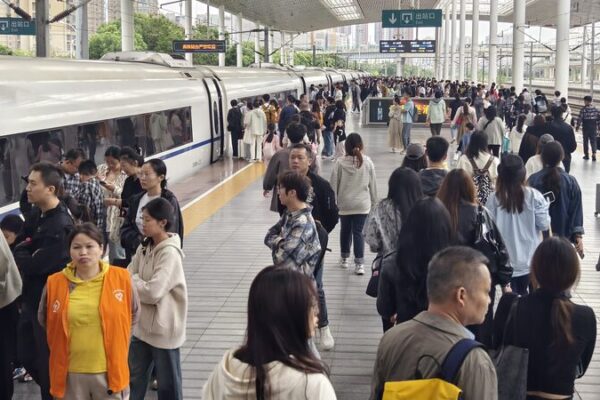 ¡China garantiza un regreso a casa sin estrés tras las vacaciones! 🇨🇳🚄 _China_garantiza_un_regreso_a_casa_sin_estre_s_tras_las_vacaciones_____ video poster