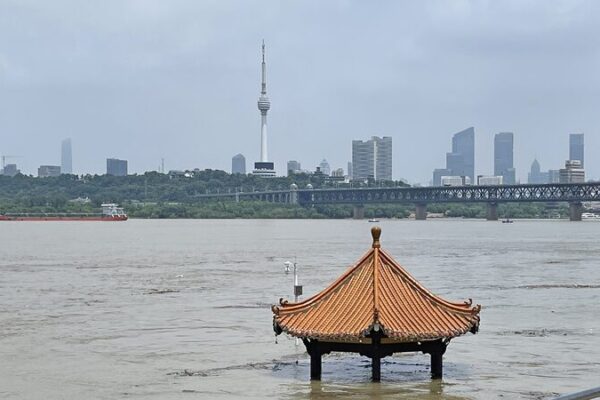 China inyecta ¥45 millones adicionales para reparar carreteras dañadas por inundaciones 🚧🌧️ China_inyecta__45_millones_adicionales_para_reparar_carreteras_dan_adas_por_inundaciones____