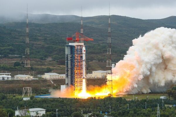 China_lanza_con_e_xito_seis_nuevos_sate_lites__
