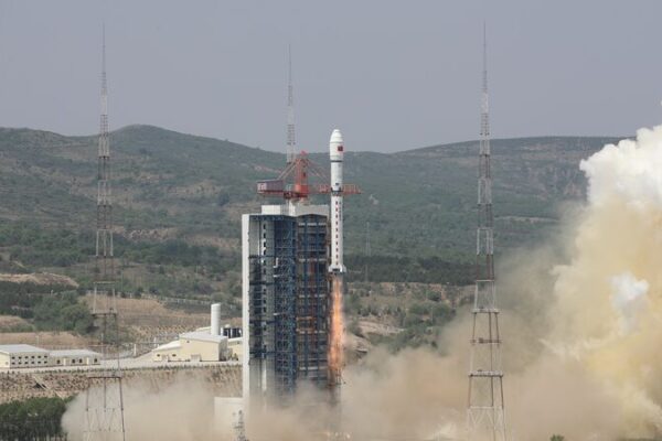 China lanza cuatro satélites de alta resolución al espacio 🚀🌟 China_lanza_cuatro_sate_lites_de_alta_resolucio_n_al_espacio___ video poster