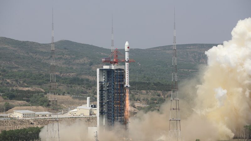 China_lanza_cuatro_sate_lites_de_alta_resolucio_n_al_espacio___ video poster