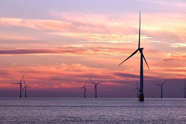China lanza la turbina eólica flotante más grande del mundo 🌬️🌊⚡ China_lanza_la_turbina_eo_lica_flotante_ma_s_grande_del_mundo_____