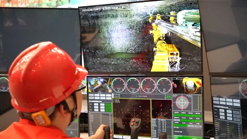 _China_lanza_su_robot_minero_inteligente__Perforar_rocas_ahora_es_como_jugar_videojuegos_