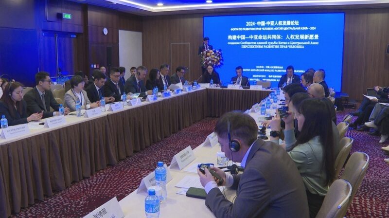 China_lidera_el_camino__Derechos_humanos_basados_en_el_desarrollo_equitativo__