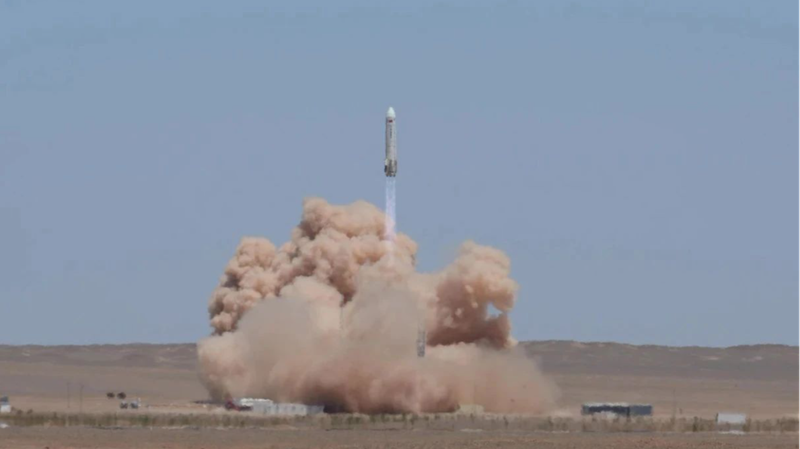 China_logra_primer_despegue_y_aterrizaje_vertical_de_cohete_reutilizable_a_10_km