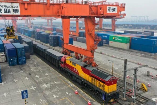 _China_mueve_300_000_contenedores_en_su_servicio_ferroviario_mari_timo_este_an_o____