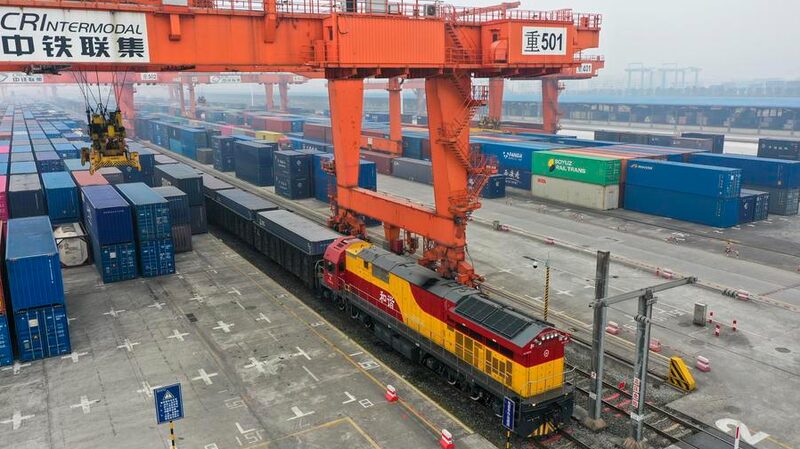 _China_mueve_300_000_contenedores_en_su_servicio_ferroviario_mari_timo_este_an_o____