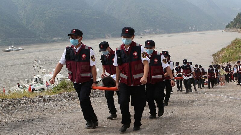 China_refuerza_equipos_me_dicos_de_emergencia_para_enfrentar_crisis_de_salud__
