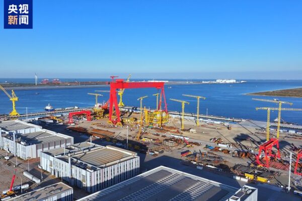 China revela la primera fábrica inteligente de equipos para petróleo en alta mar en Tianjin 🌊🤖 China_revela_la_primera_fa_brica_inteligente_de_equipos_para_petro_leo_en_alta_mar_en_Tianjin___