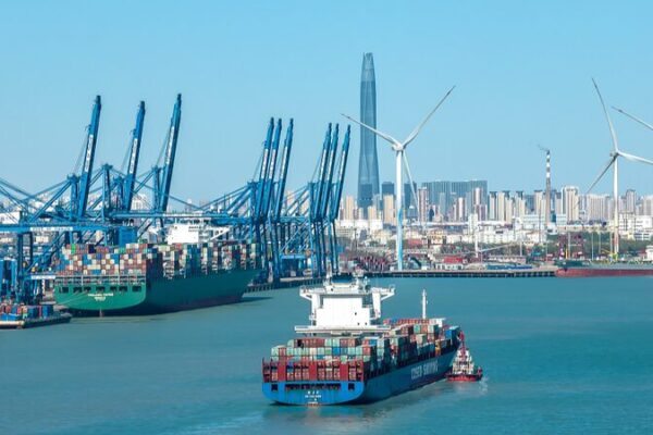 China rompe récords comerciales en 2024: ¿Qué significa para la economía global? 🌐📈 China_rompe_re_cords_comerciales_en_2024___Que__significa_para_la_economi_a_global____