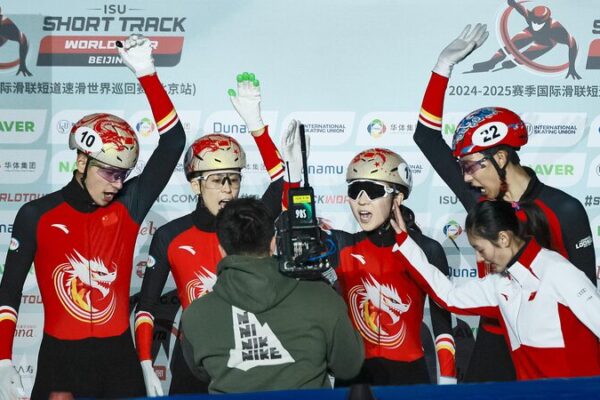 China_se_lleva_dos_oros_en_el_u_ltimo_di_a_de_la_gira_ISU_de_Short_Track_en_Peki_n___