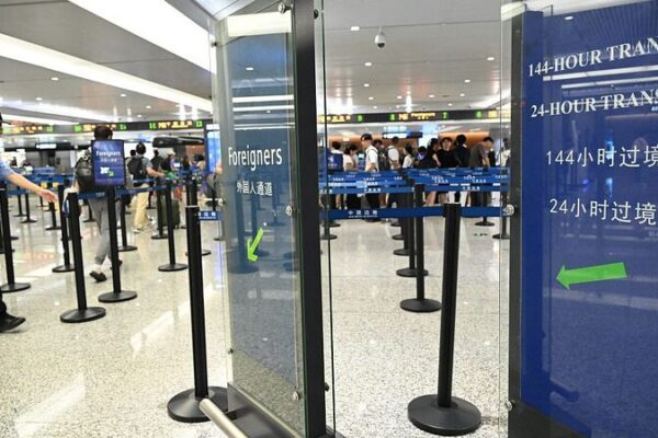 China se prepara para un auge de viajes durante el Festival de Medio Otoño 🌕✈️ China_se_prepara_para_un_auge_de_viajes_durante_el_Festival_de_Medio_Oton_o____