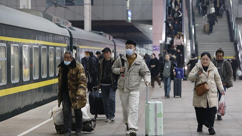 China_vende_ma_s_de_200_millones_de_boletos_de_tren_para_la_temporada_de_festividades_de_primavera_2025___
