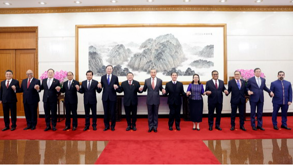 China_y_ASEAN_unen_manos_por_un_futuro_sostenible___