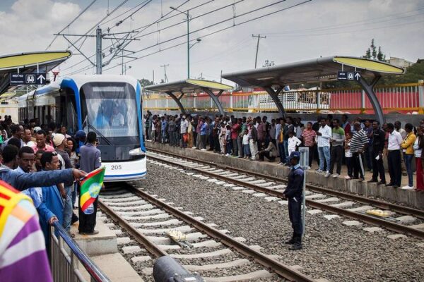 China y África: Fortaleciendo Lazos para un Futuro Brillante bajo FOCAC 🌍🤝 China_y_A_frica__Fortaleciendo_Lazos_para_un_Futuro_Brillante_bajo_FOCAC___