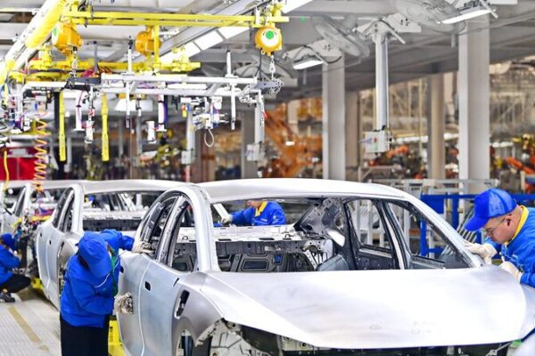 China y África aceleran juntas hacia un futuro verde con vehículos eléctricos 🌍⚡️🚗 China_y_A_frica_aceleran_juntas_hacia_un_futuro_verde_con_vehi_culos_ele_ctricos_____