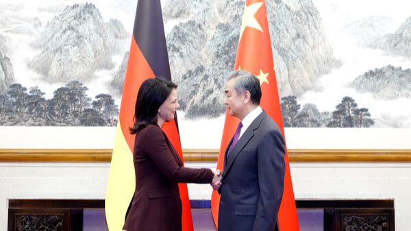 China y Alemania fortalecen lazos: Wang Yi se reúne con Baerbock en Pekín 🌟 China_y_Alemania_fortalecen_lazos__Wang_Yi_se_reu_ne_con_Baerbock_en_Peki_n__