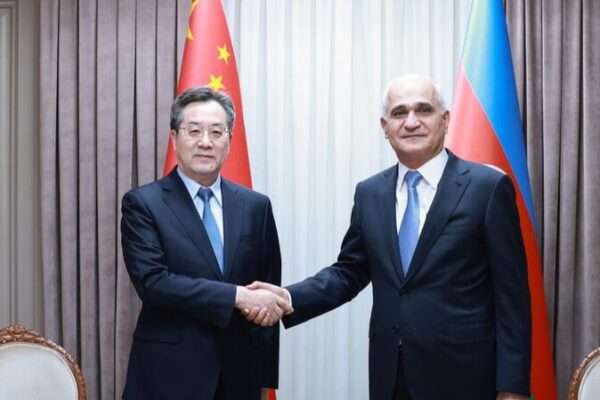 China y Azerbaiyán Fortalecen Lazos Durante Reunión en Bakú China_y_Azerbaiya_n_Fortalecen_Lazos_Durante_Reunio_n_en_Baku_
