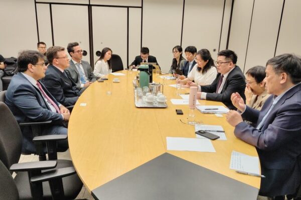 China_y_Brasil_se_unen_para_discutir_el_impacto_global_de_la_modernizacio_n_china__