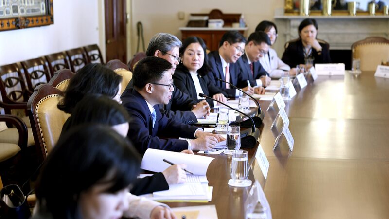 China_y_EE_UU__se_unen_en_Washington_para_discutir_futuros_financieros___