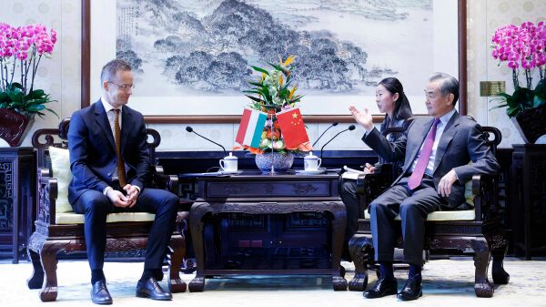 China_y_Hungri_a_Forjan_Lazos_Ma_s_Fuertes_para_una_Nueva_Era______