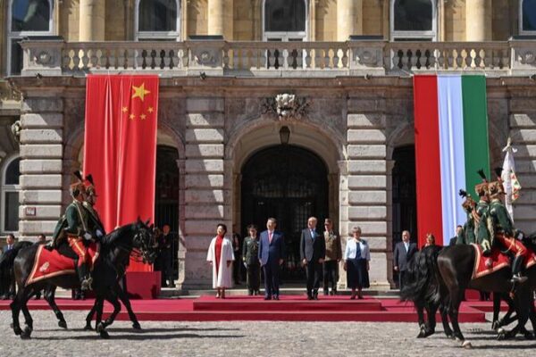 China_y_Hungri_a_forjan_una__asociacio_n_integral_para_todo_clima__para_la_nueva_era__