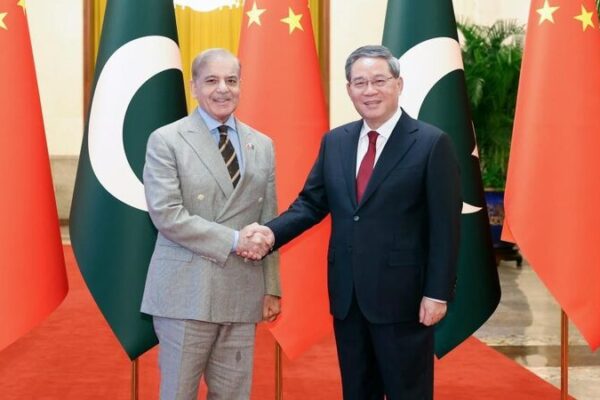 China y Pakistán fortalecen lazos económicos: Nuevos avances en el CPEC 🌐🚀 China_y_Pakista_n_fortalecen_lazos_econo_micos__Nuevos_avances_en_el_CPEC___
