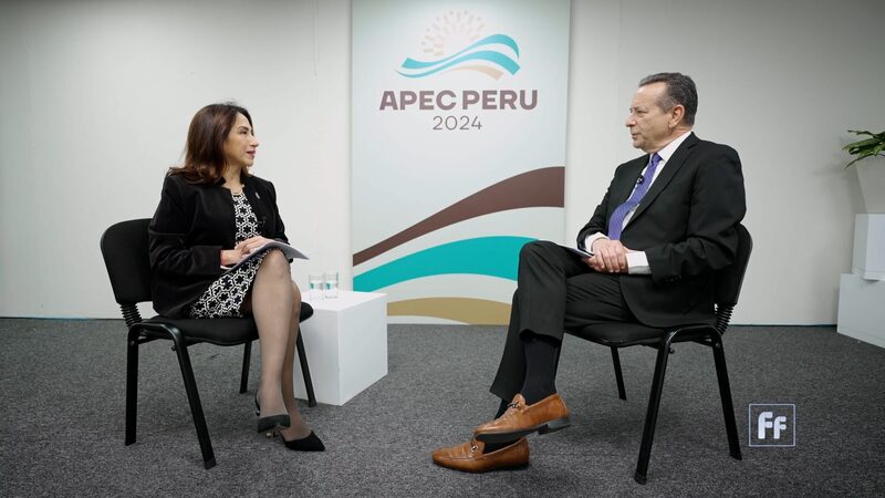China_y_Peru__impulsan_relaciones_comerciales_con_el_megaproyecto_del_puerto_de_Chancay__ video poster