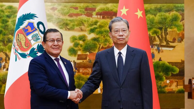 China_y_Peru__unen_fuerzas__Li_deres_legislativos_se_encuentran_en_Beijing______