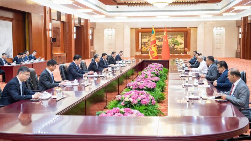 China_y_Sri_Lanka_fortalecen_lazos__Li_deres_principales_se_reu_nen_en_Beijing
