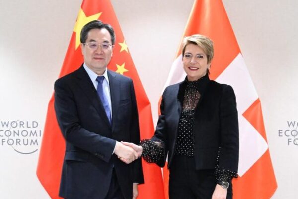 _China_y_Suiza_llevan_su_amistad_al_siguiente_nivel___