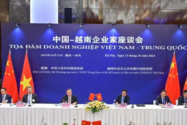 China y Vietnam: Fortaleciendo los Lazos Comerciales para el Crecimiento Mutuo 🚀🤝 China_y_Vietnam__Fortaleciendo_los_Lazos_Comerciales_para_el_Crecimiento_Mutuo___