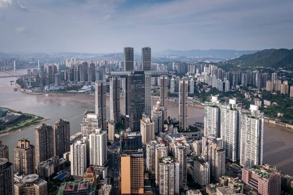 Chongqing__Donde_las_montan_as_se_encuentran_con_los_rascacielos____ video poster