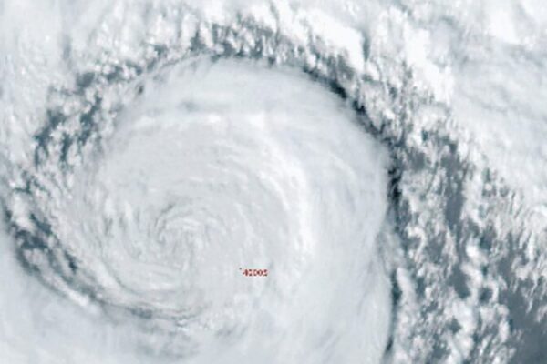 Ciclón Bomba Azota el Noroeste de EE. UU. con Tormentas Masivas 🌪️☔ Ciclo_n_Bomba_Azota_el_Noroeste_de_EE__UU__con_Tormentas_Masivas____