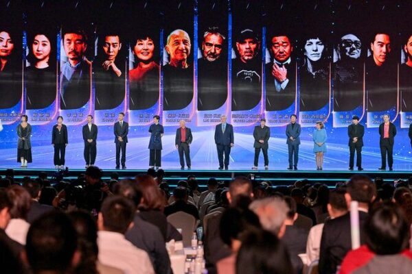 Cine junto al mar: El Festival de Cine de Hainan comienza con estrellas y espectáculos Cine_junto_al_mar__El_Festival_de_Cine_de_Hainan_comienza_con_estrellas_y_especta_culos