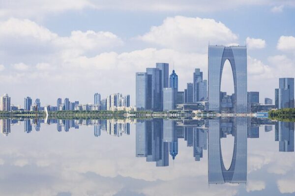 Ciudad_de_Suzhou_Revelada__Una_Vista_Panora_mica_del_Pro_spero_Centro_Comercial_de_China video poster